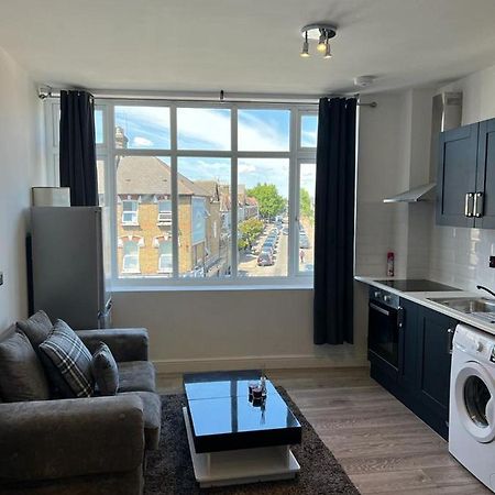Modern Apartment In London Finchley Luaran gambar